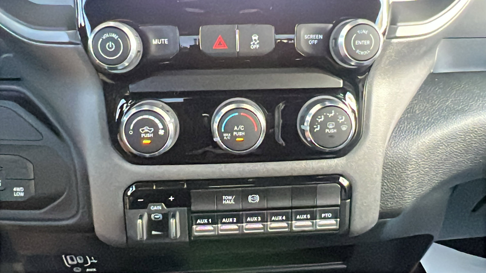 New 2026 RAM 3500 Tradesman w/ Chrome Appearance Group image 22