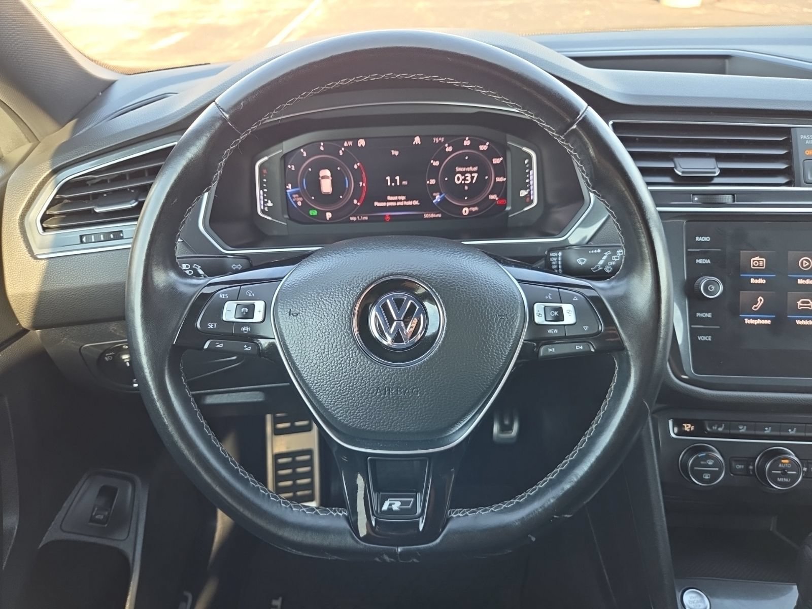 Used 2019 Volkswagen Tiguan SEL Premium R-Line AWD/4WD image 23