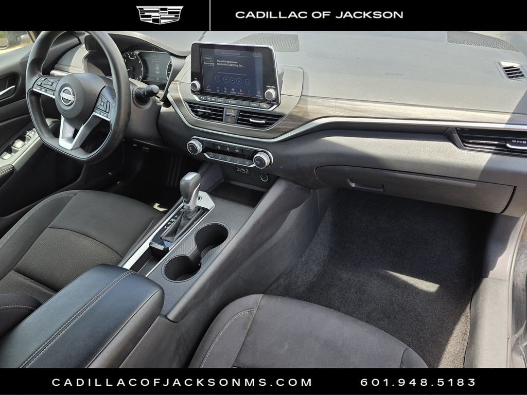 Used 2025 Nissan Altima 2.5 SV FWD image 27