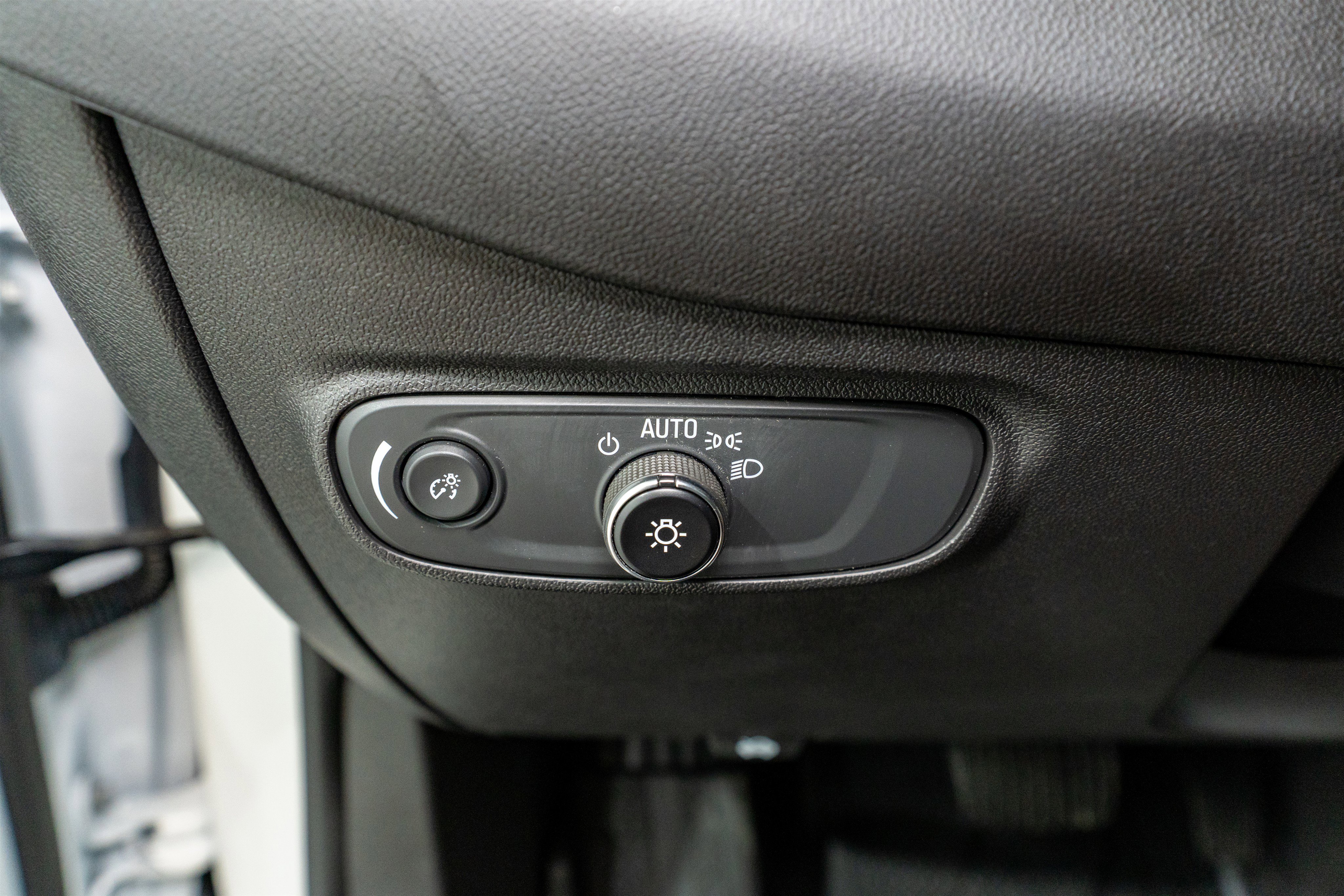 Used 2024 Chevrolet Equinox RS w/ RS Leather Package FWD image 29