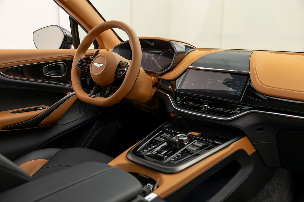 New 2025 Aston Martin DBX 707 image 27