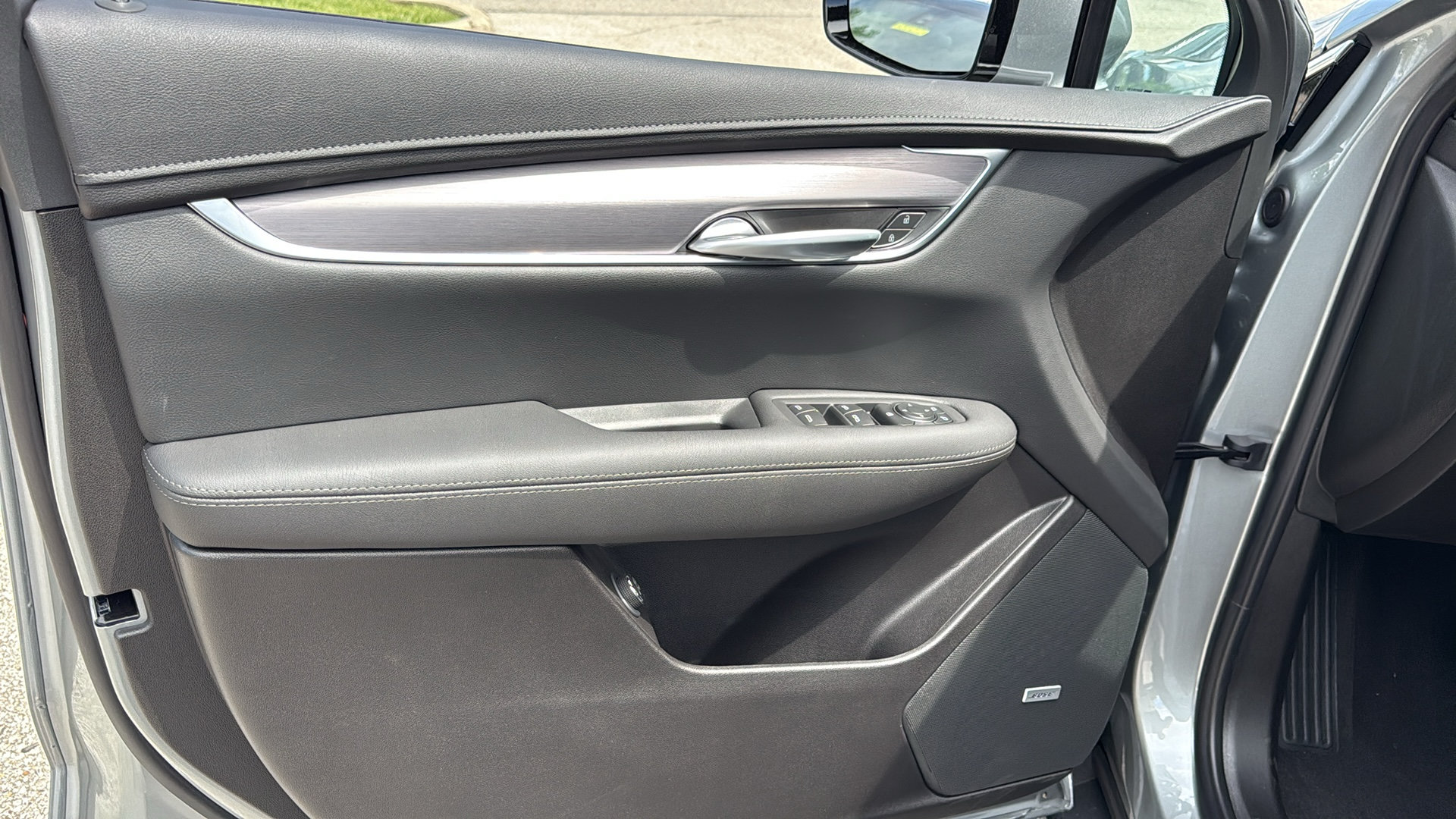 New 2026 Cadillac XT5 Luxury w/ LPO, Floor Liner Package AWD/4WD image 10