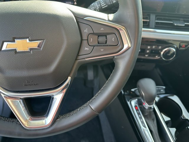 Certified 2025 Chevrolet Trax LT w/ Driver Confidence Package image 6