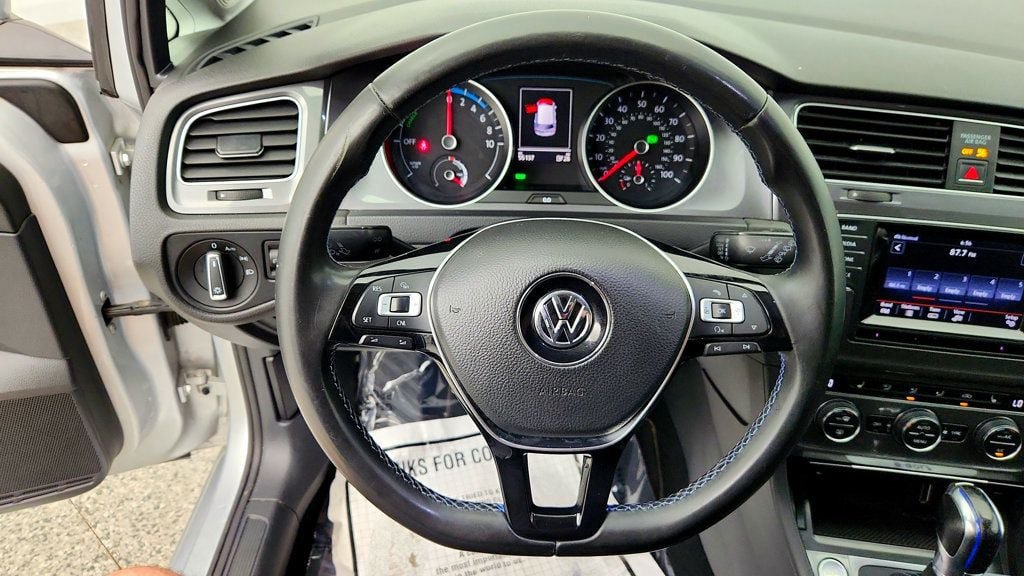 Used 2015 Volkswagen e-Golf SEL Premium FWD image 12