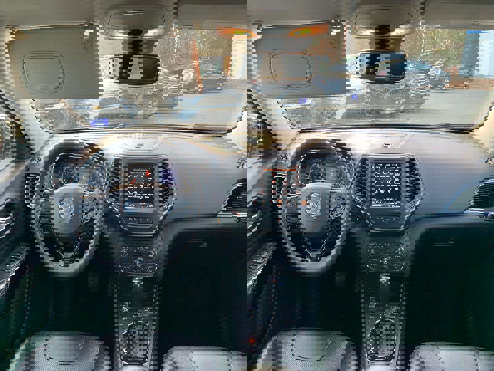 Used 2023 Jeep Cherokee Altitude Lux image 33