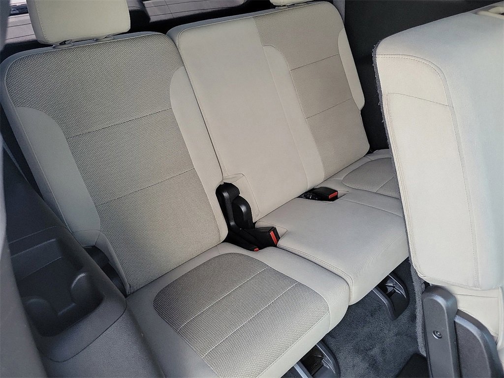 Used 2022 Chevrolet Traverse LS image 23