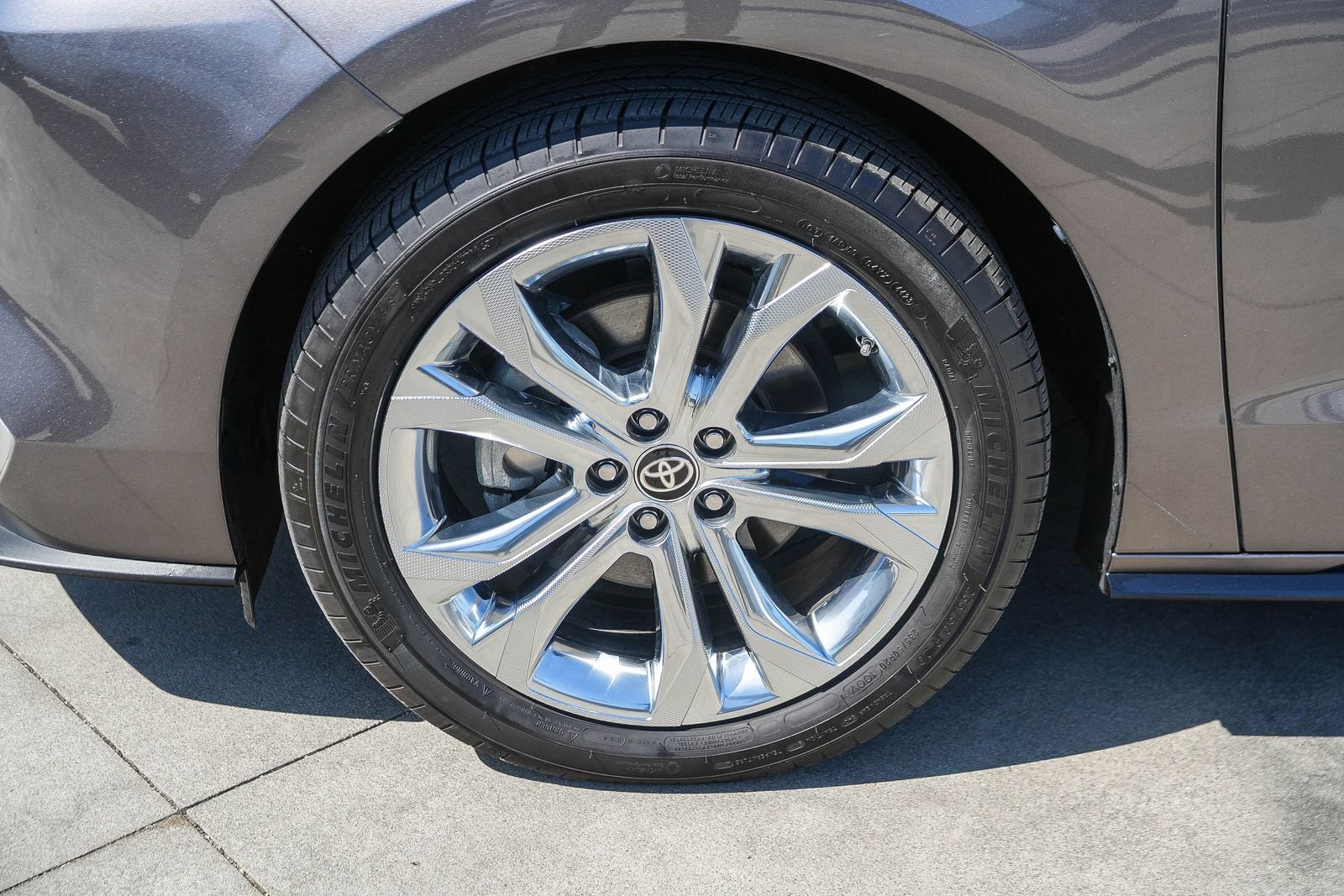 Certified 2024 Toyota Sienna Platinum FWD image 11