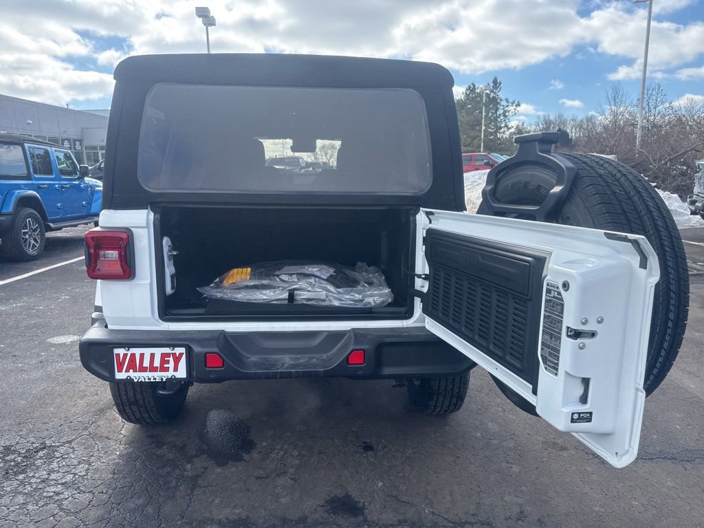 New 2025 Jeep Wrangler Sahara image 32