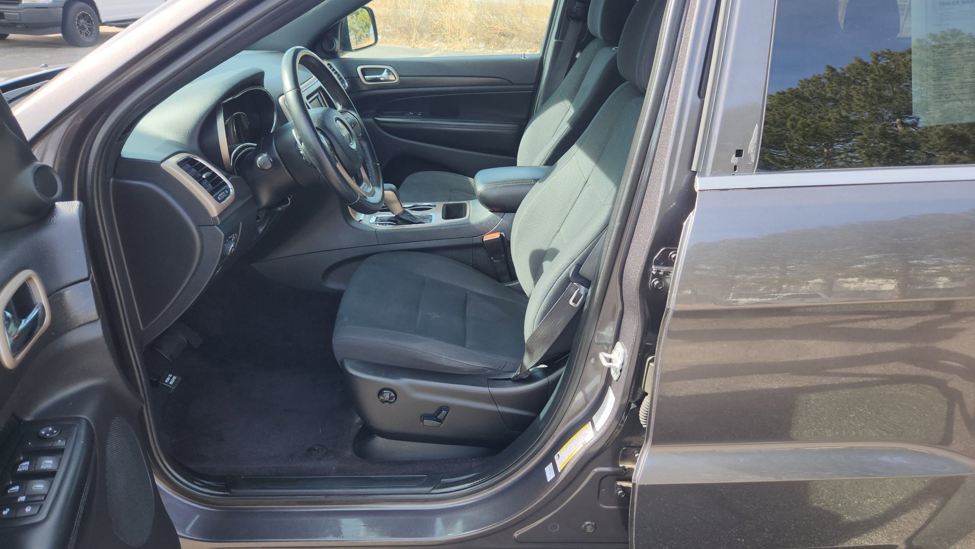 Used 2016 Jeep Grand Cherokee Laredo w/ Quick Order Package 23E image 23