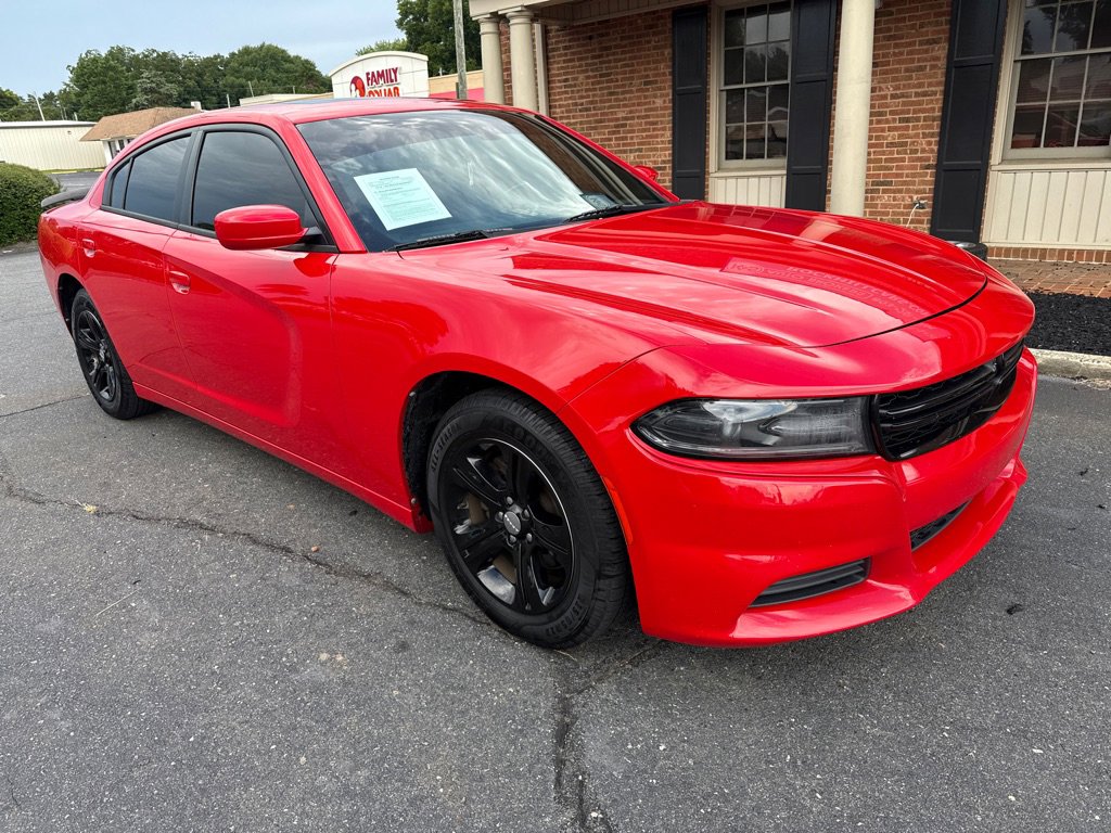Used 2019 Dodge Charger SXT image 3