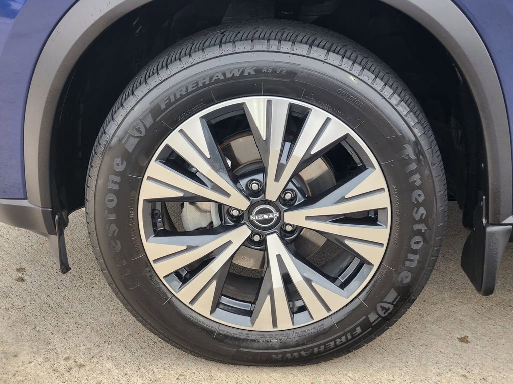 Used 2023 Nissan Rogue SV FWD image 10