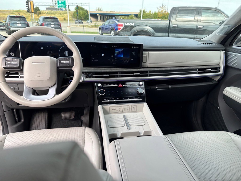 Used 2025 Hyundai Santa Fe Limited image 25
