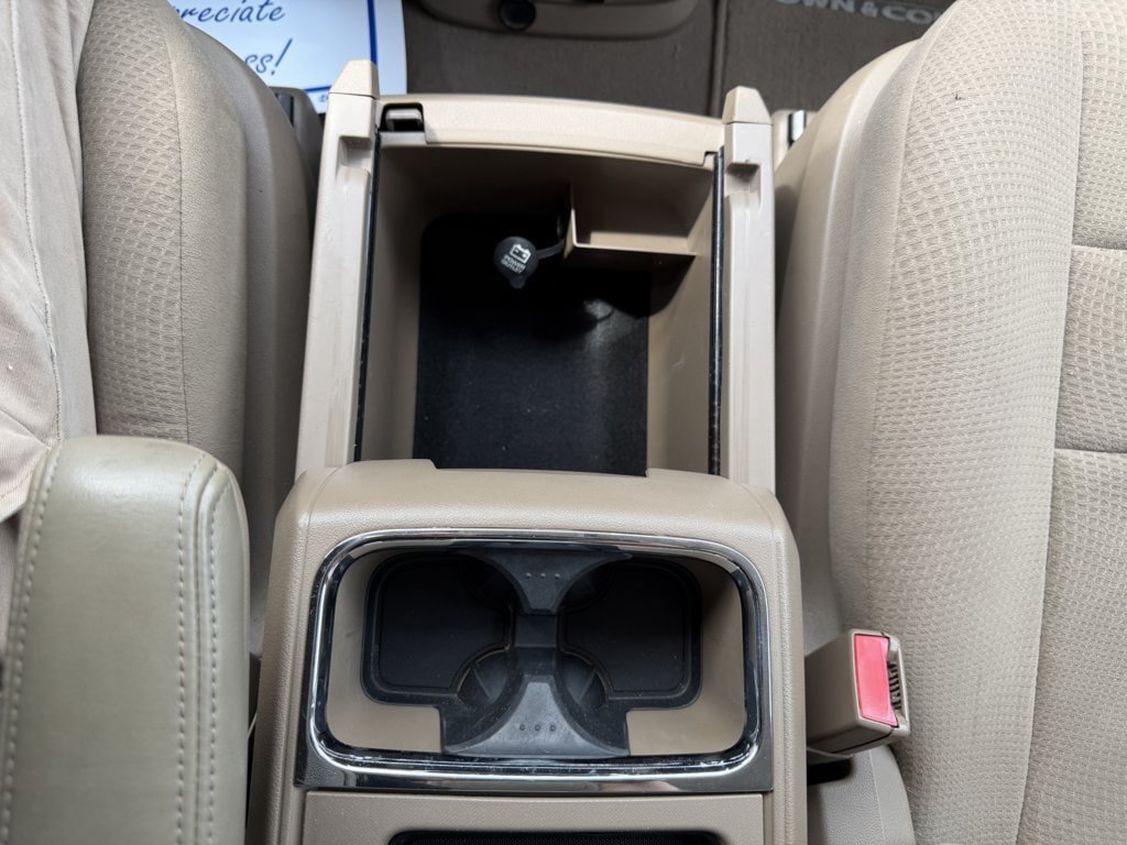 Used 2012 Chrysler Town & Country Touring w/ Entertainment Group #1 FWD image 31