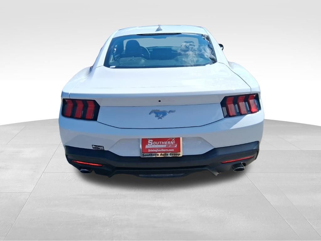 Used 2025 Ford Mustang EcoBoost image 3