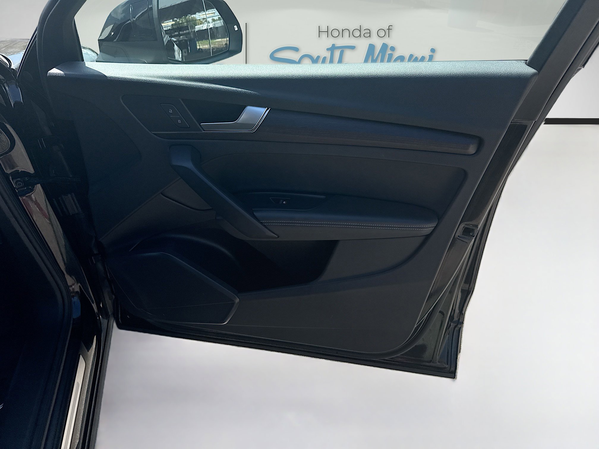 Used 2021 Audi Q5 Premium Plus w/ Premium Plus Package image 33