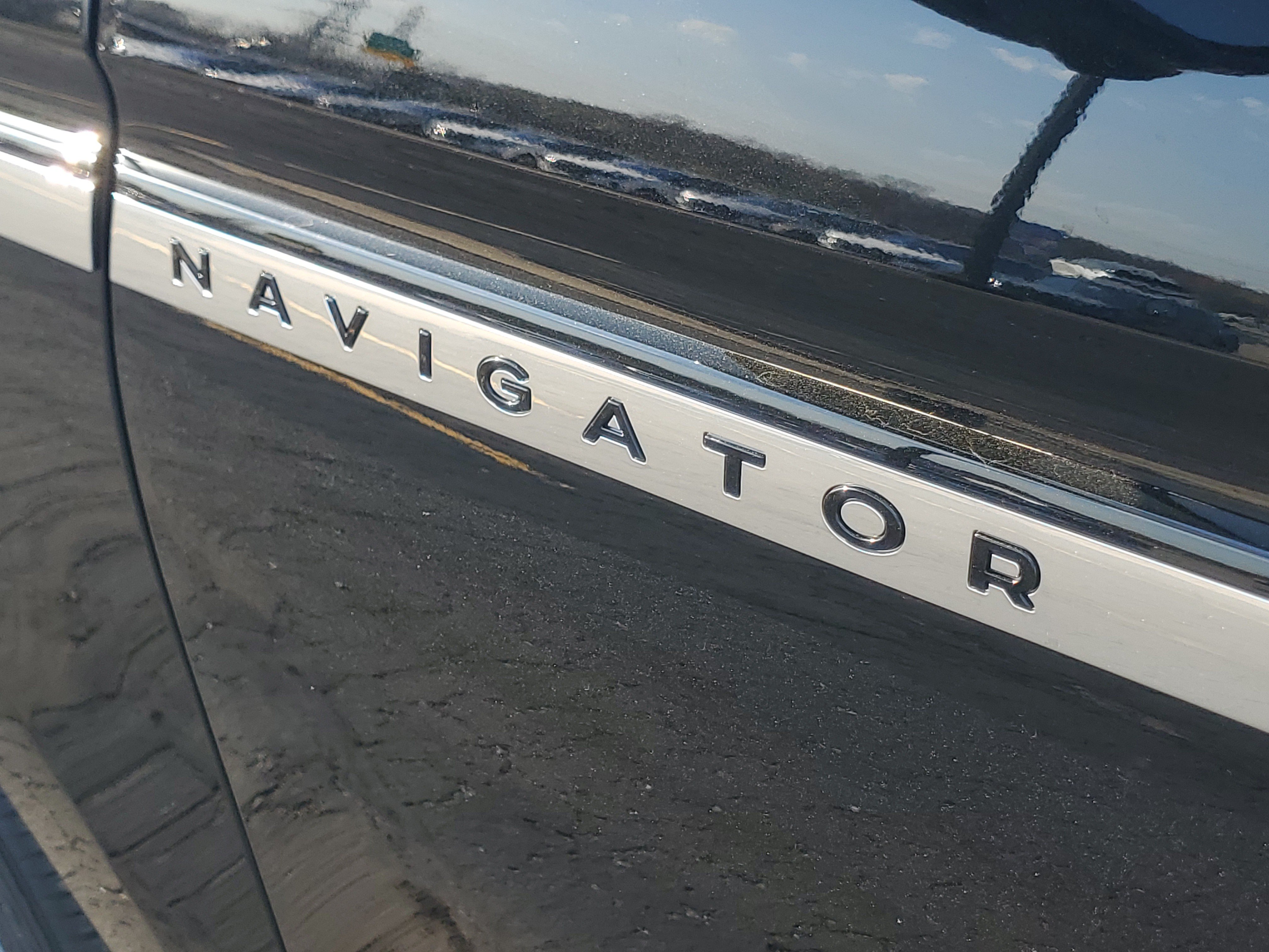 New 2026 Lincoln Navigator L Reserve AWD/4WD image 7