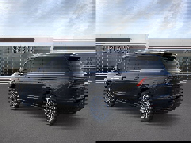 New 2025 Lincoln Navigator L Reserve image 5