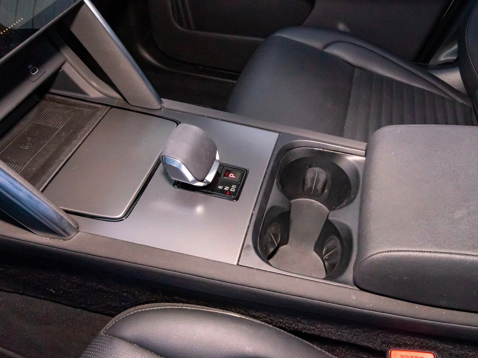 Used 2025 Land Rover Discovery Sport S image 27