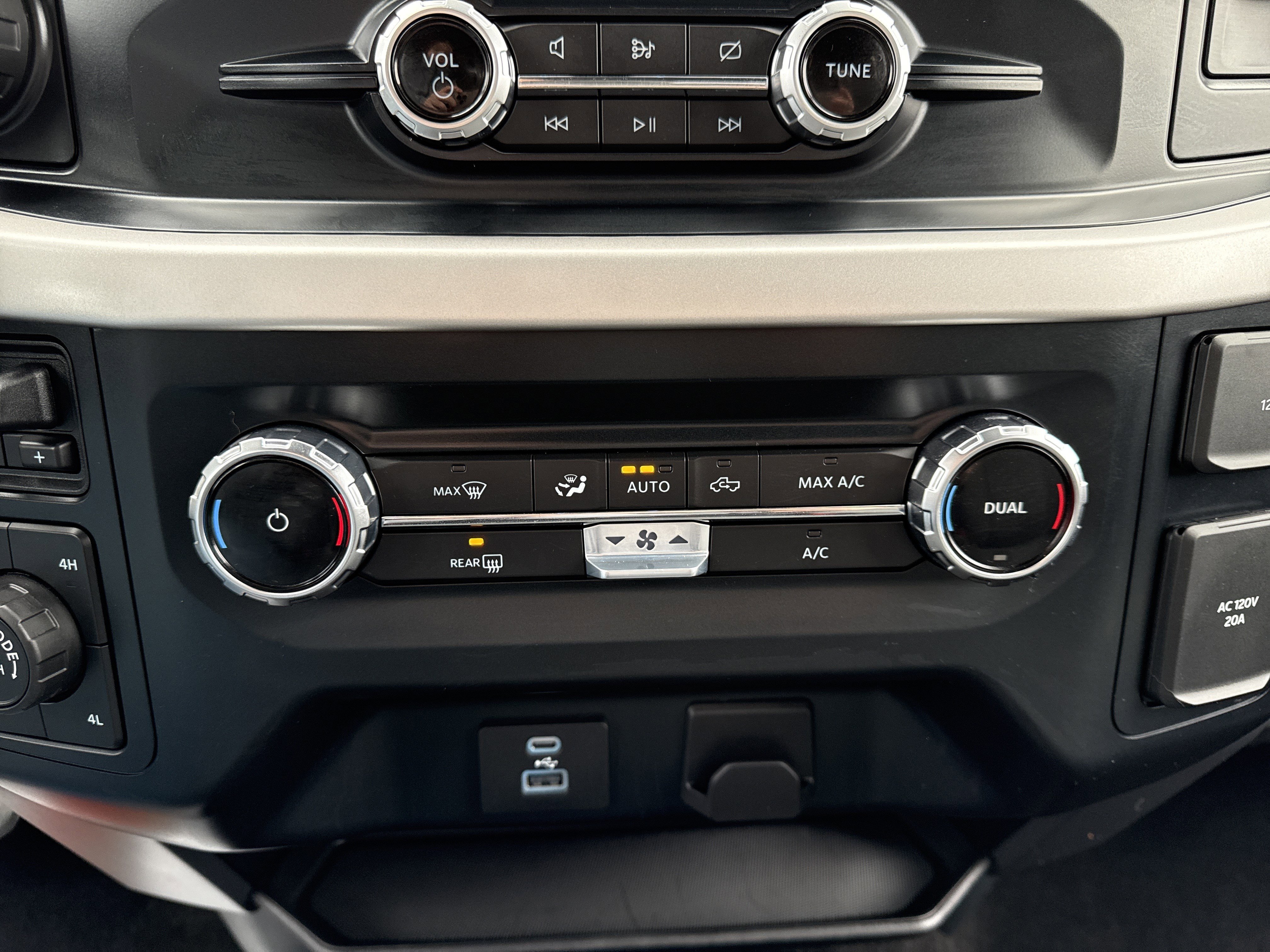 Used 2022 Ford F150 XLT w/ Trailer Tow Package image 26