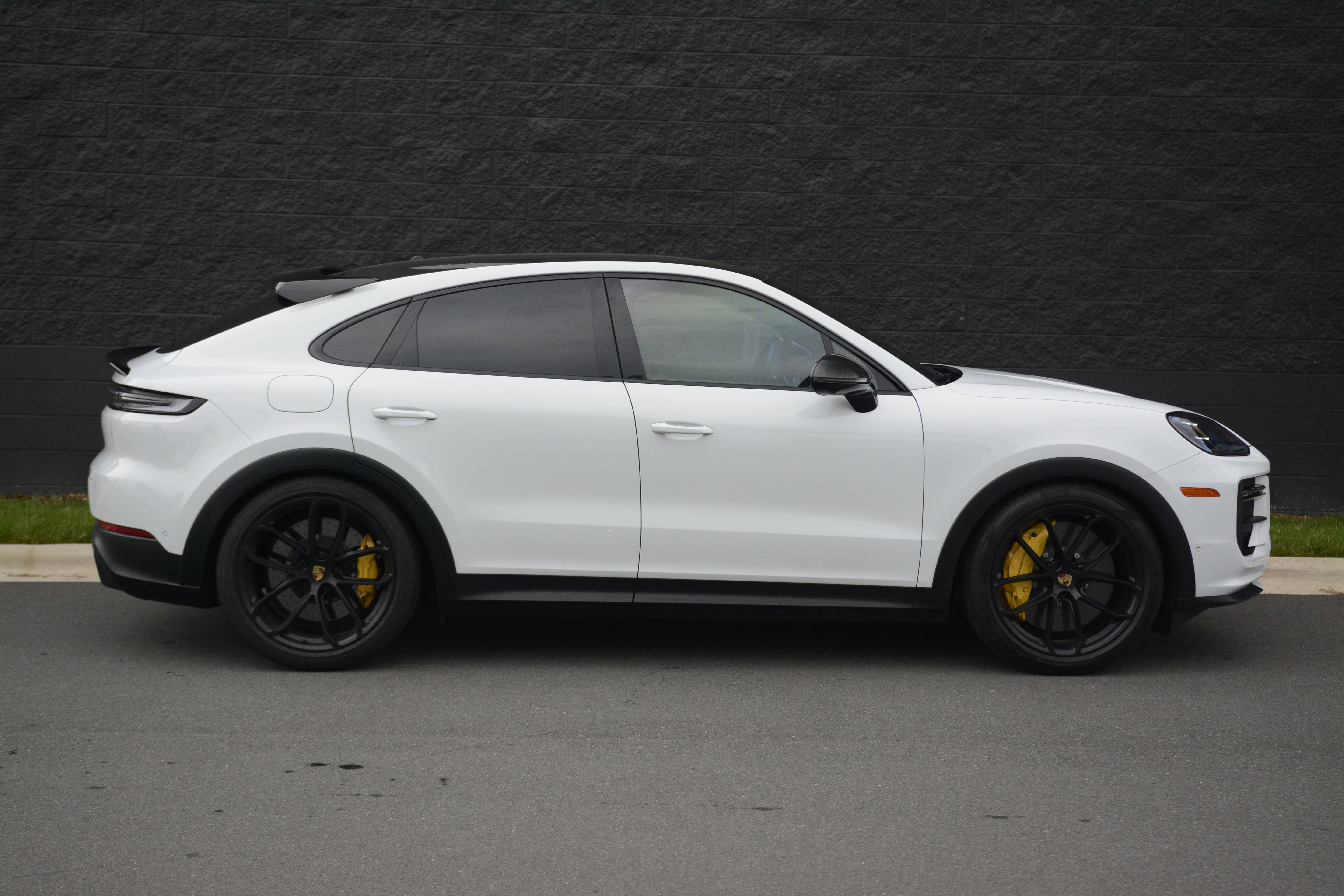 Certified 2024 Porsche Cayenne Turbo GT AWD/4WD image 8
