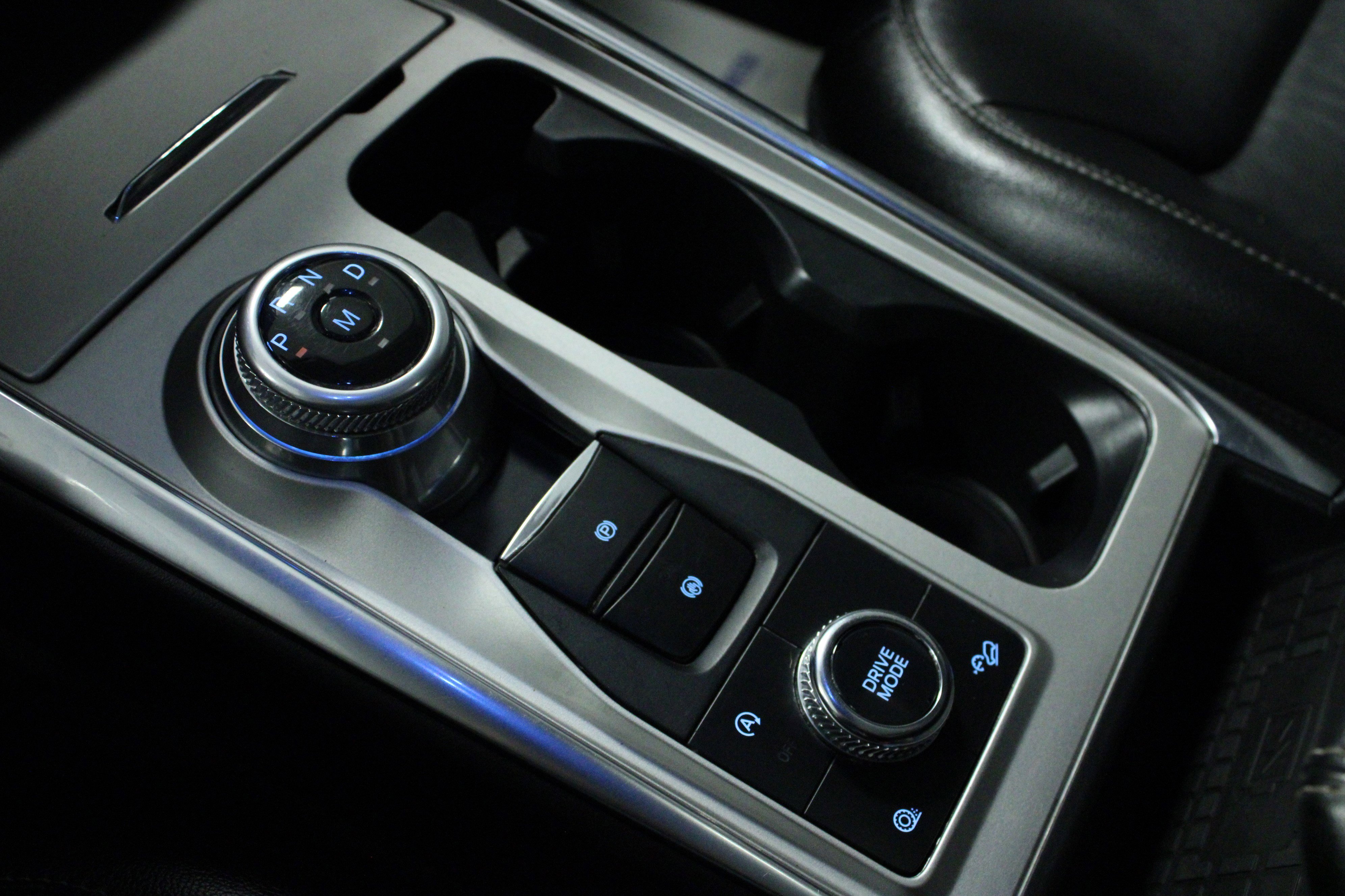 Used 2021 Ford Explorer Limited w/ Equipment Group 301A image 27