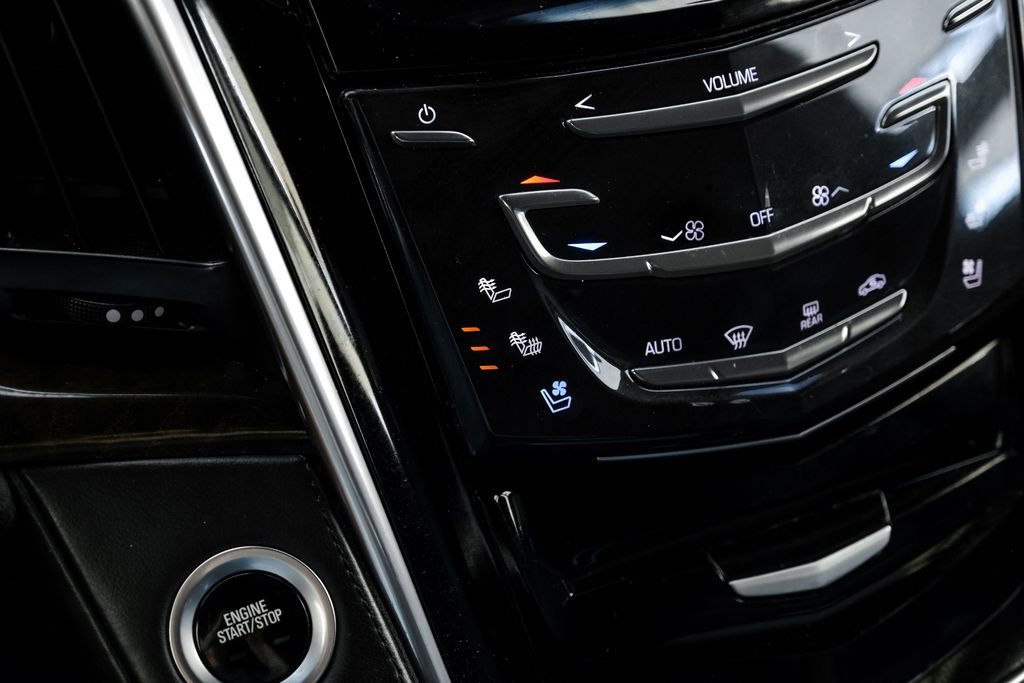 Used 2019 Cadillac Escalade ESV Platinum image 21