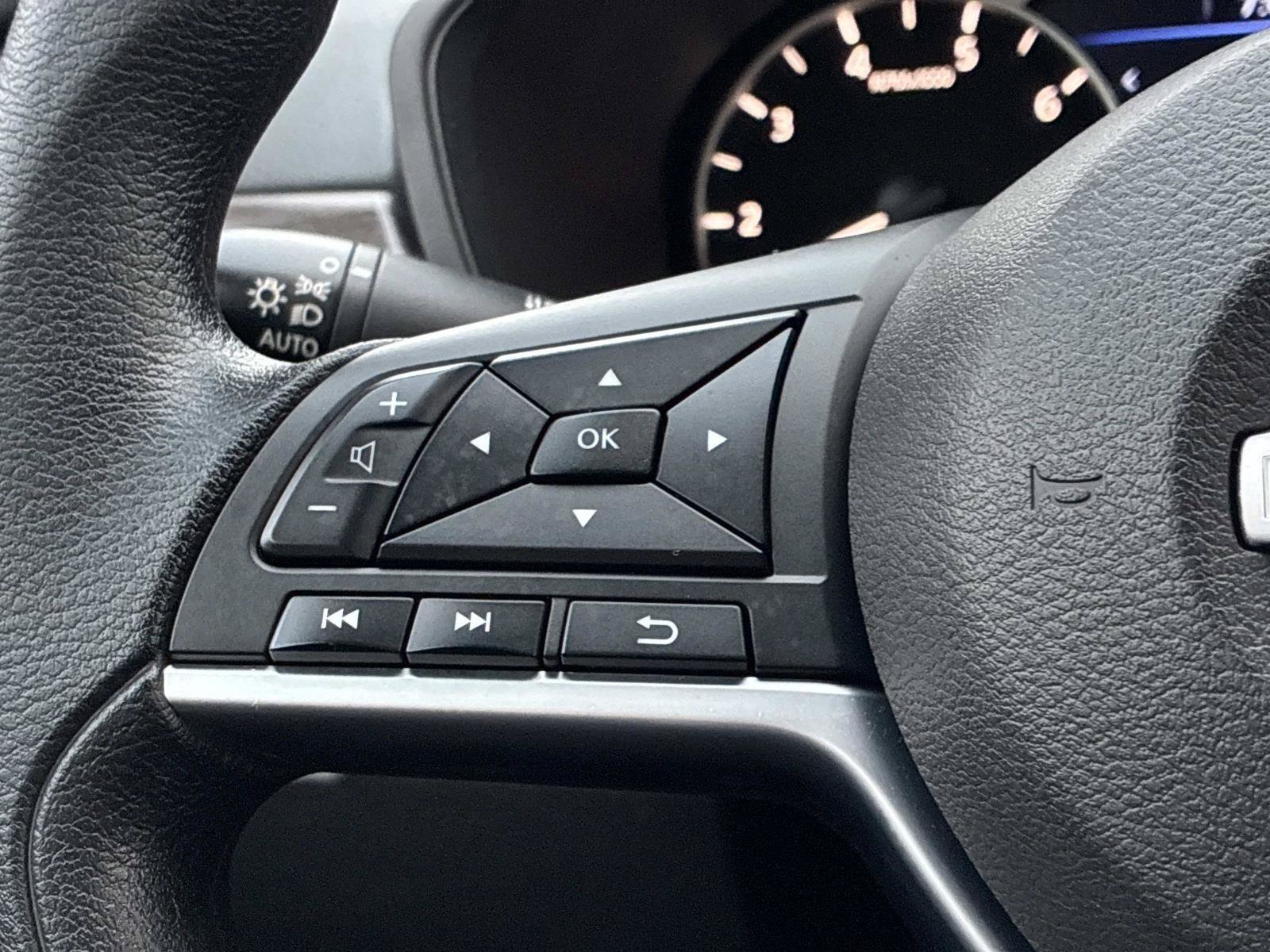 Used 2025 Nissan Altima 2.5 SV AWD/4WD image 26