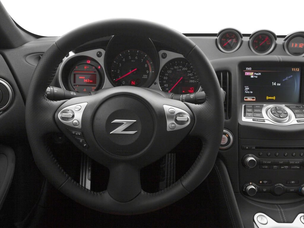 Used 2016 Nissan 370Z Coupe RWD image 4