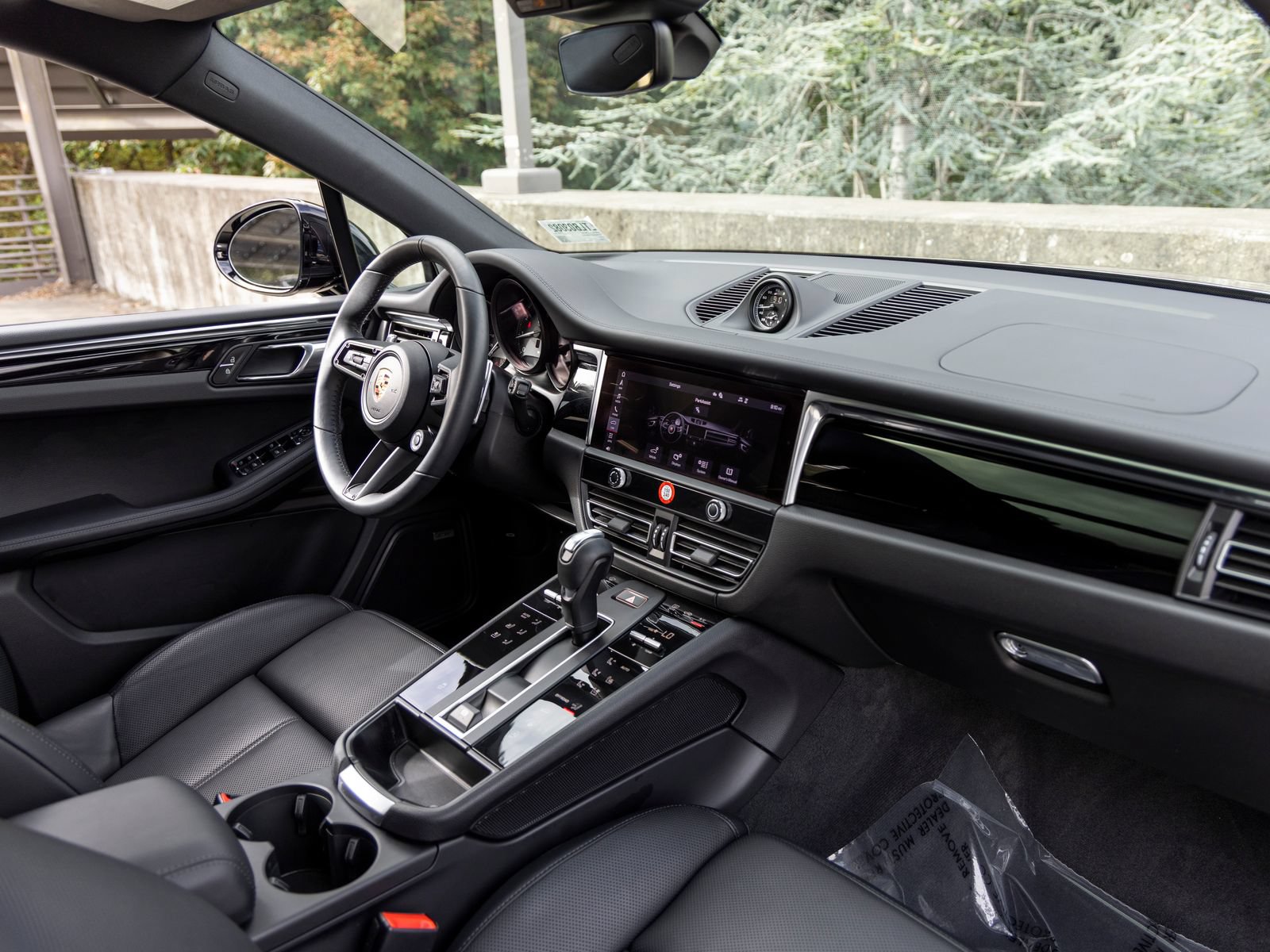 Certified 2026 Porsche Macan AWD/4WD image 61