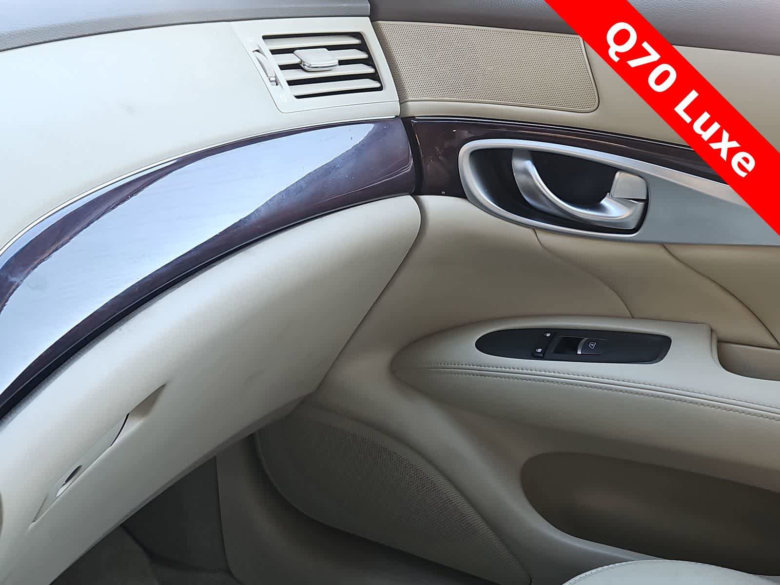 Used 2019 INFINITI Q70 Luxe RWD image 29