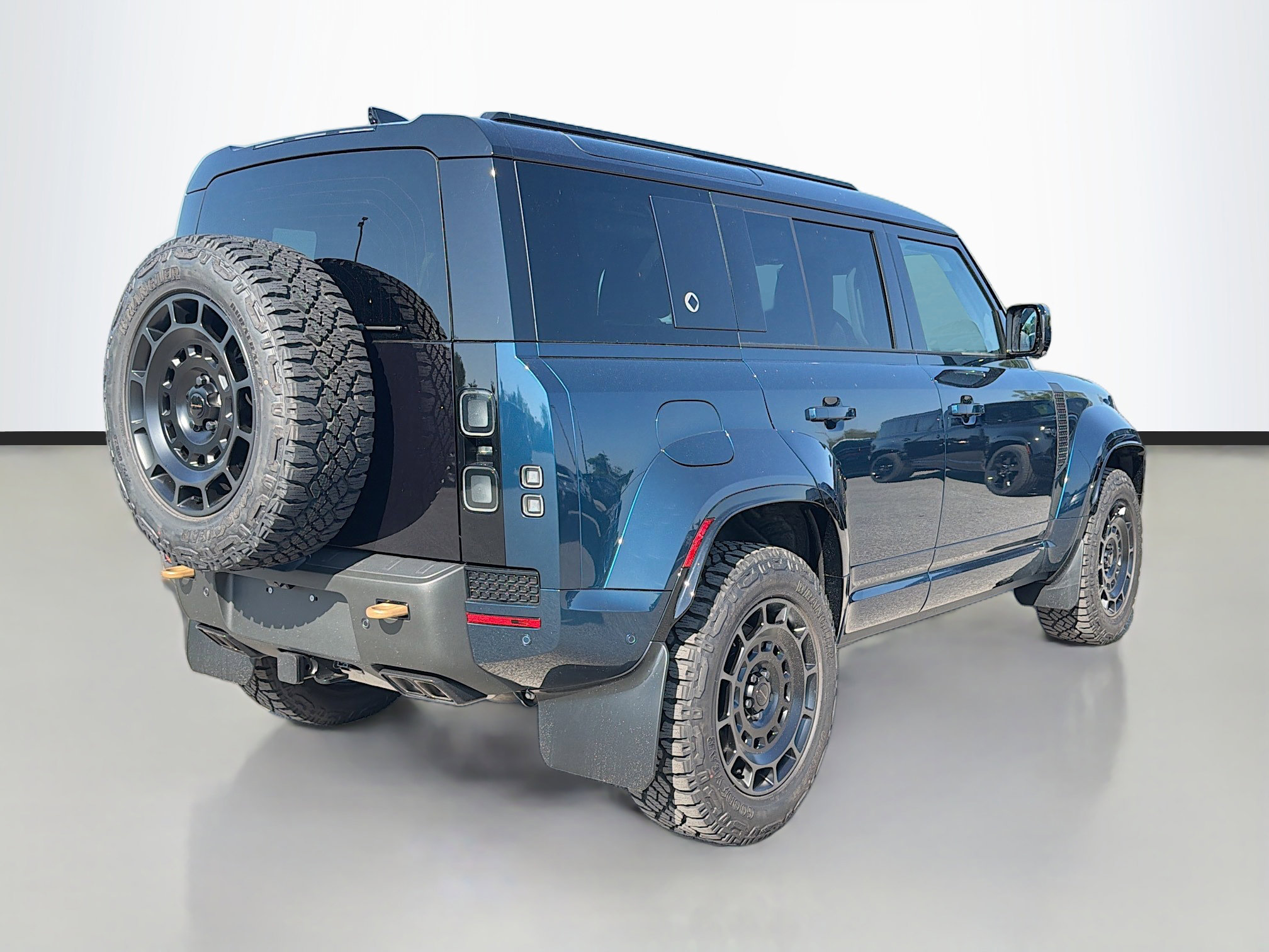 New 2026 Land Rover Defender 110 OCTA image 5