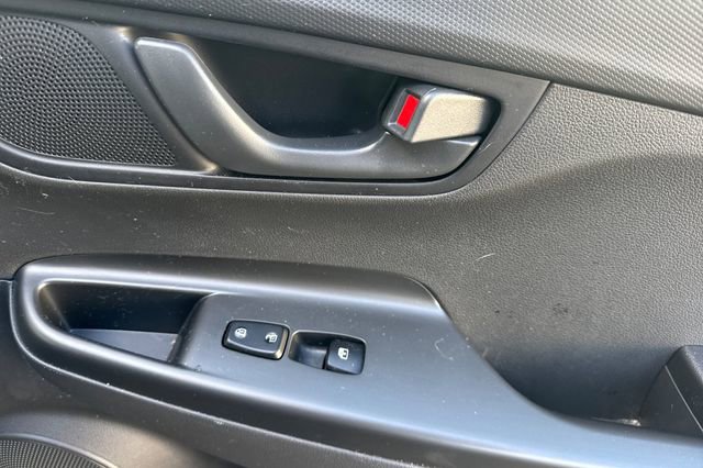 Used 2023 Hyundai Kona SEL image 21