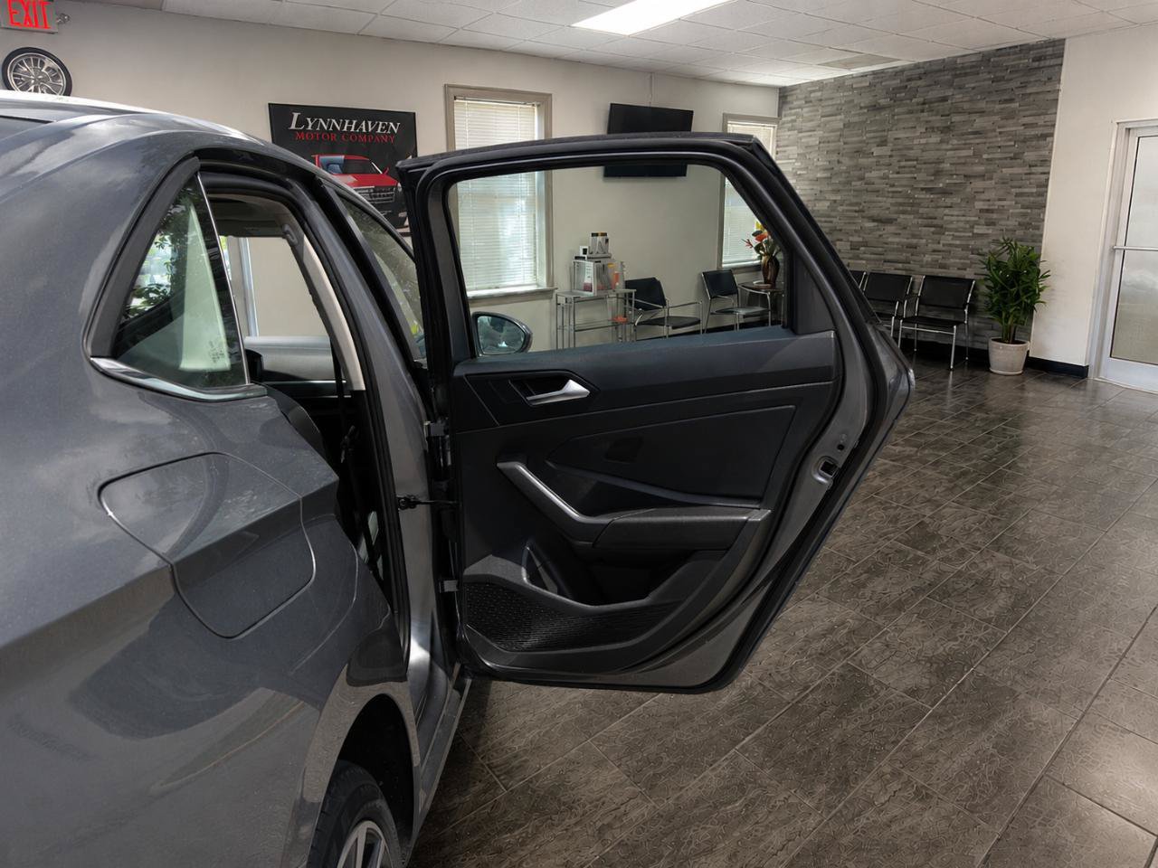 Used 2024 Volkswagen Jetta SE w/ Panoramic Sunroof Package FWD image 18