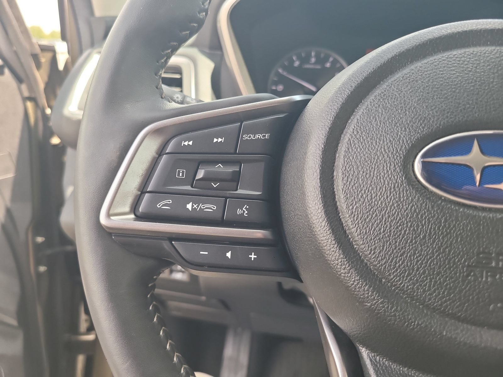 Used 2024 Subaru Ascent Touring AWD/4WD image 14