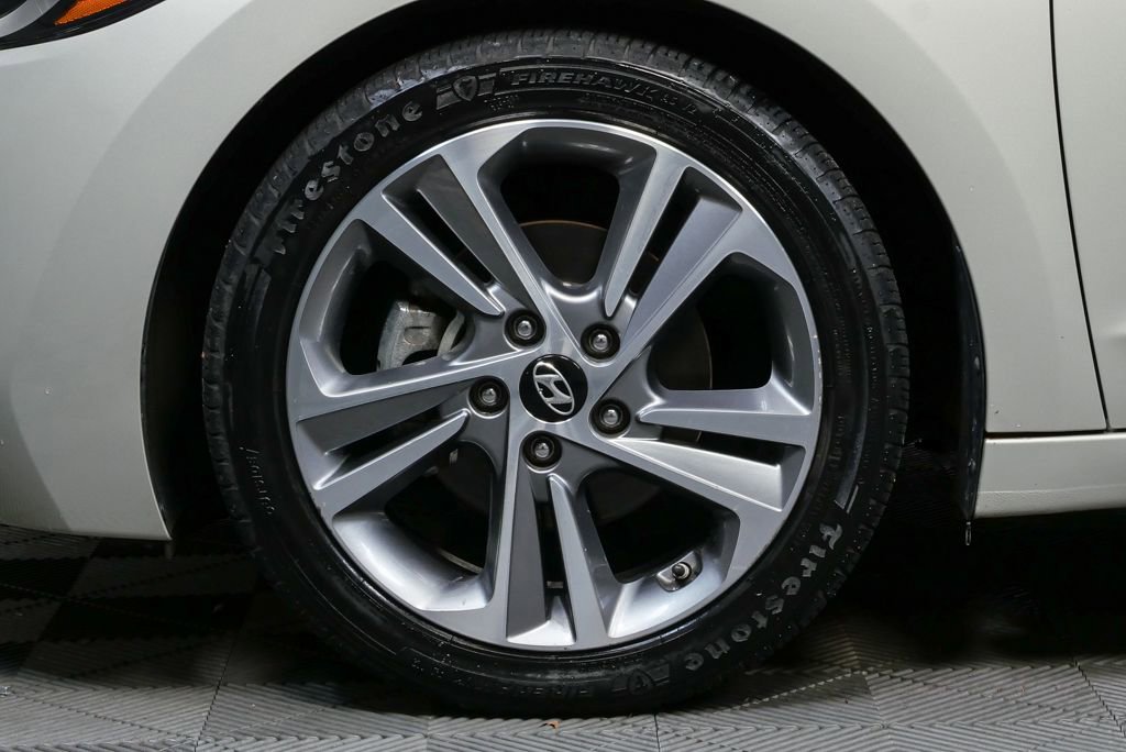 Used 2017 Hyundai Elantra Limited image 32
