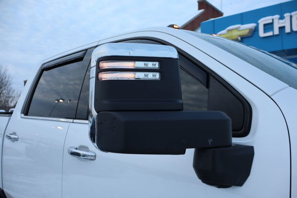 Used 2021 Chevrolet Silverado 2500 High Country w/ Technology Package image 2