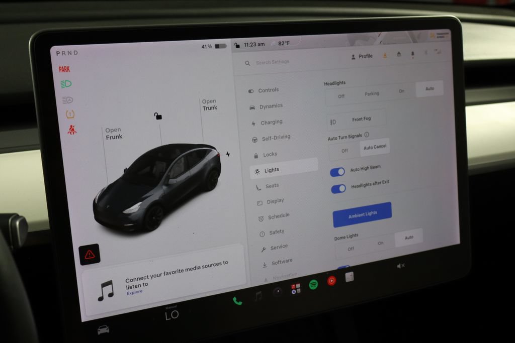 Used 2021 Tesla Model Y Long Range AWD/4WD image 28