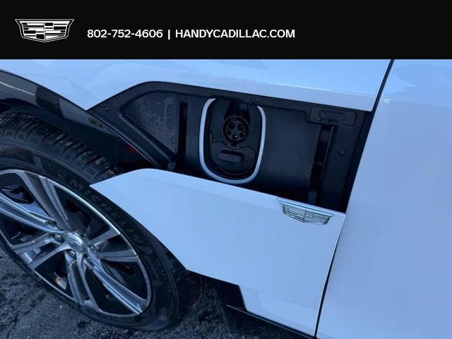 New 2026 Cadillac Lyriq Luxury w/ LPO, Floor Liner Package AWD/4WD image 9