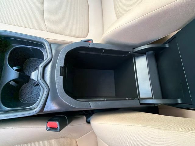 Used 2019 Toyota RAV4 LE FWD image 43