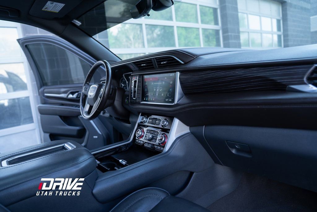 Used 2021 GMC Yukon XL Denali w/ Denali Premium Package image 19