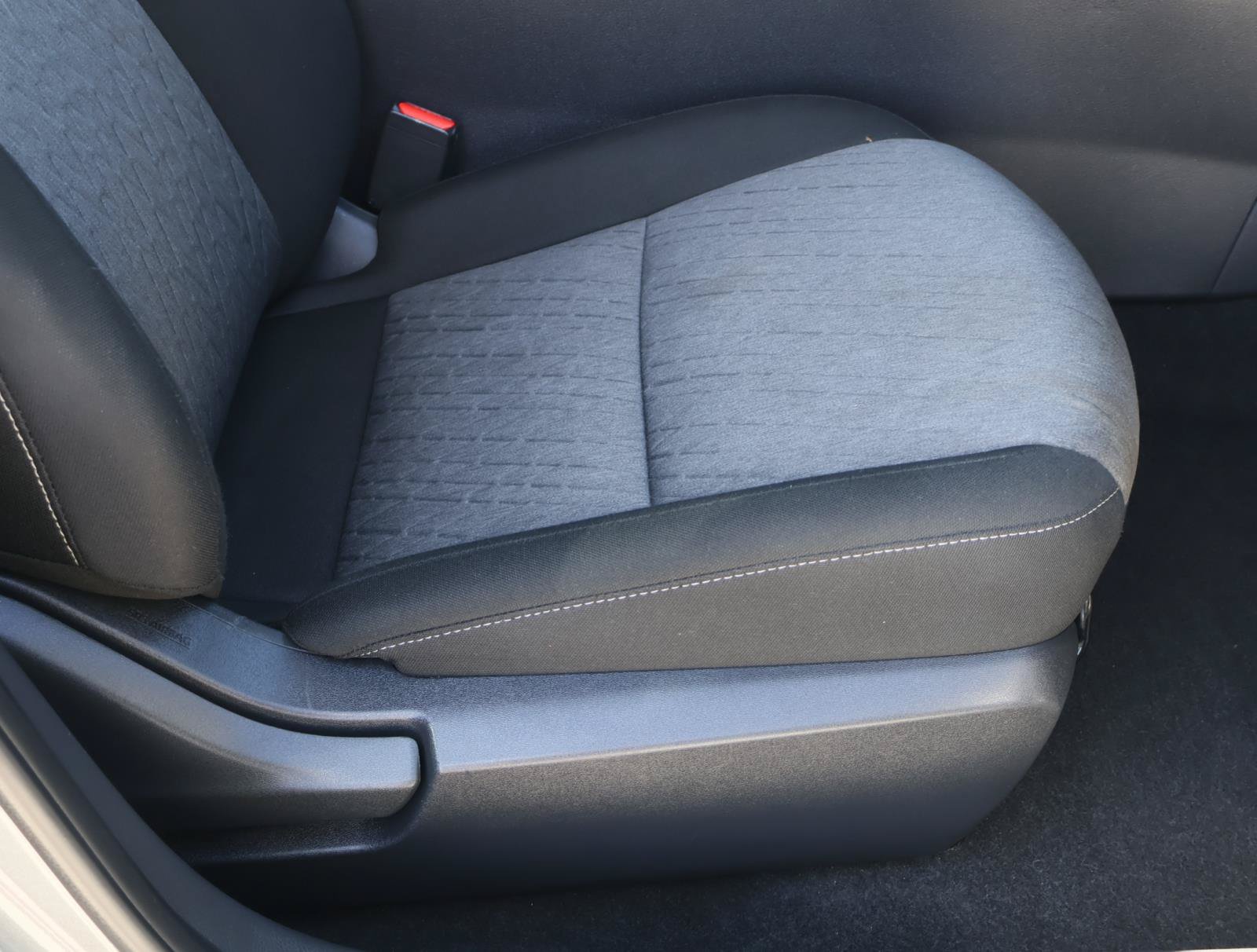 Used 2026 Nissan Sentra SV w/ SV Convenience Package FWD image 18