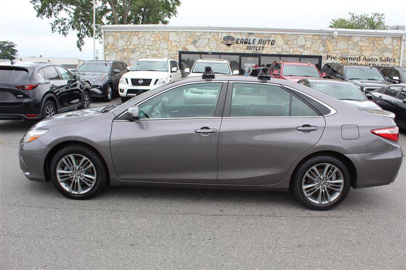 Used 2016 Toyota Camry SE FWD image 4