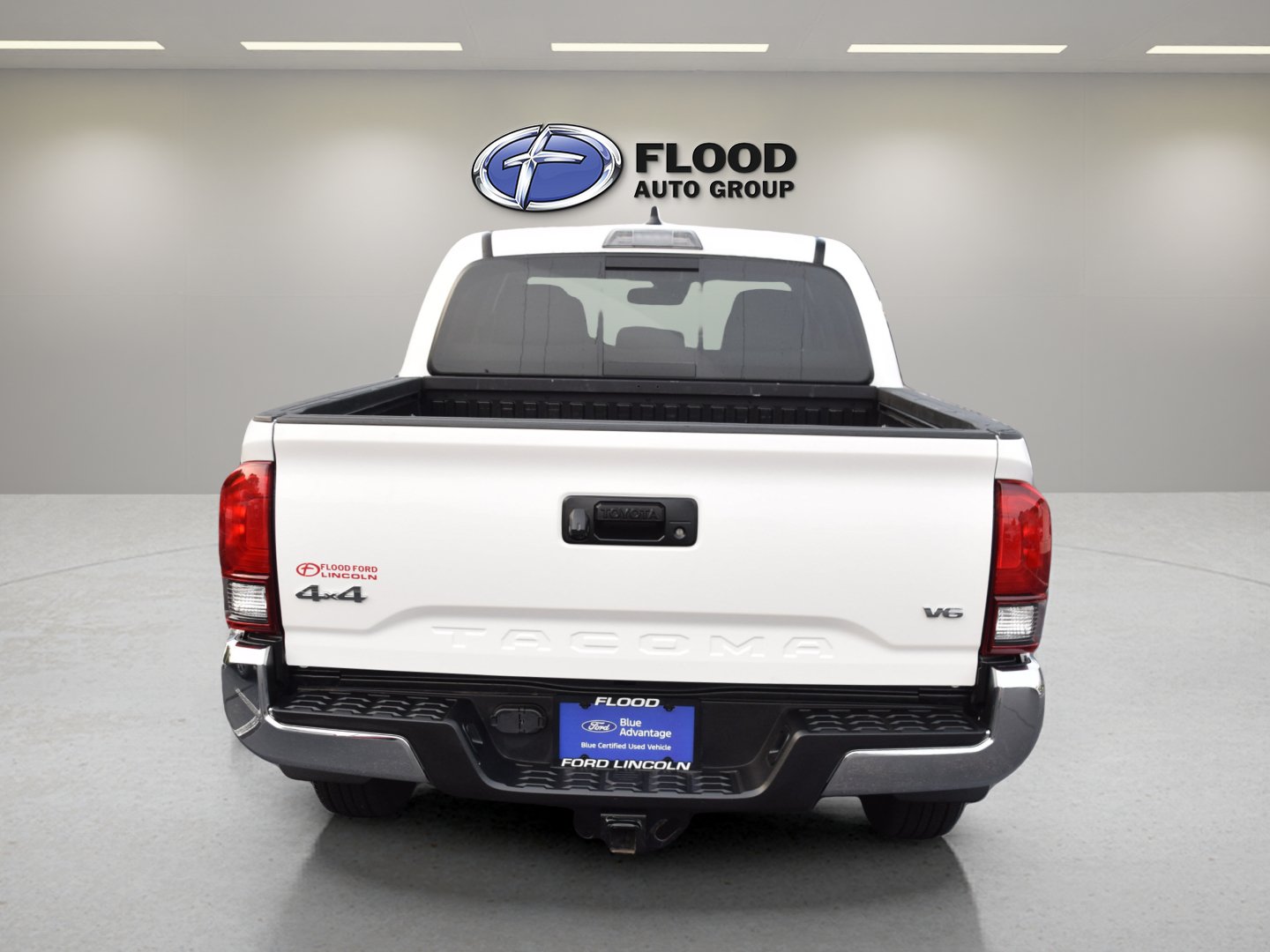 Used 2023 Toyota Tacoma SR5 AWD/4WD image 5
