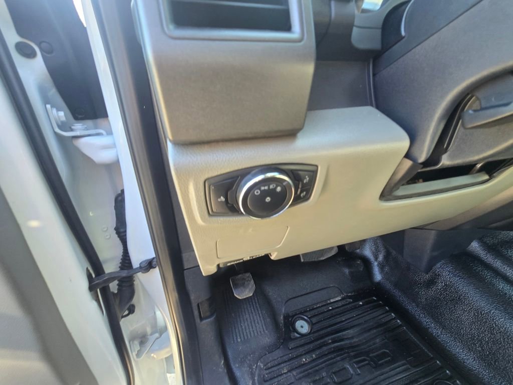 Used 2022 Ford F250 XL w/ Power Equipment Group image 10