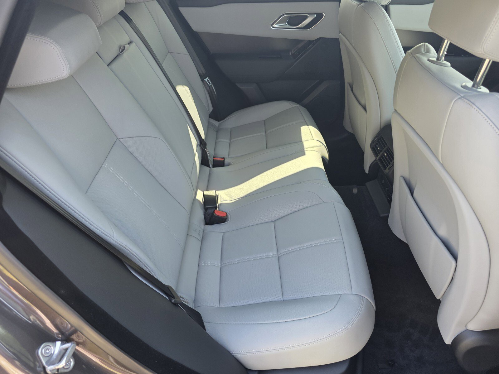 New 2026 Land Rover Range Rover Velar Dynamic SE AWD/4WD image 5