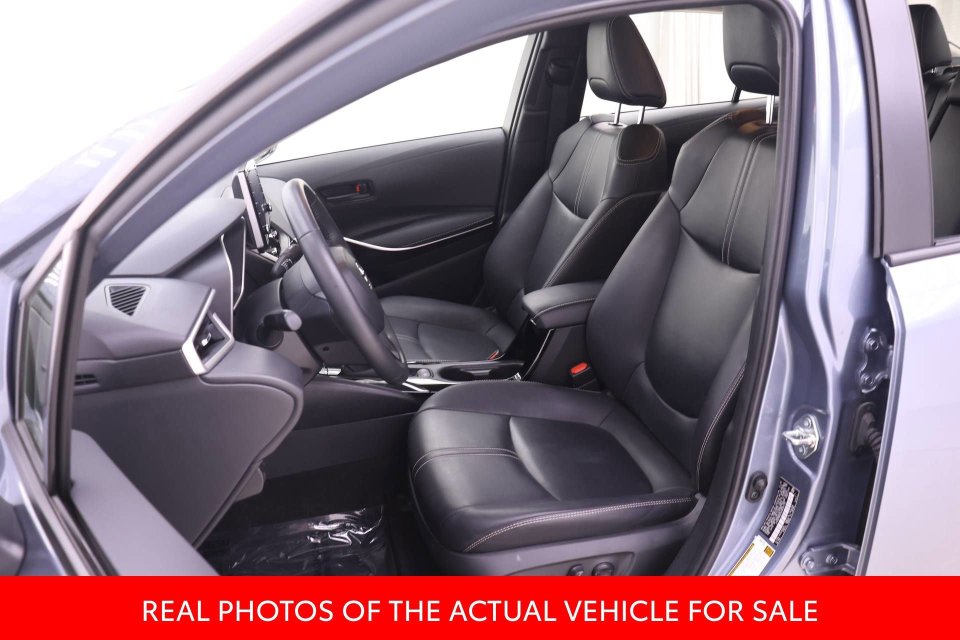 Certified 2022 Toyota Corolla LE image 4