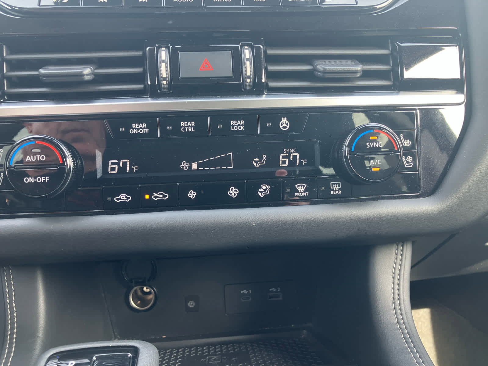 Used 2023 Nissan Pathfinder Platinum w/ Cargo Package image 28