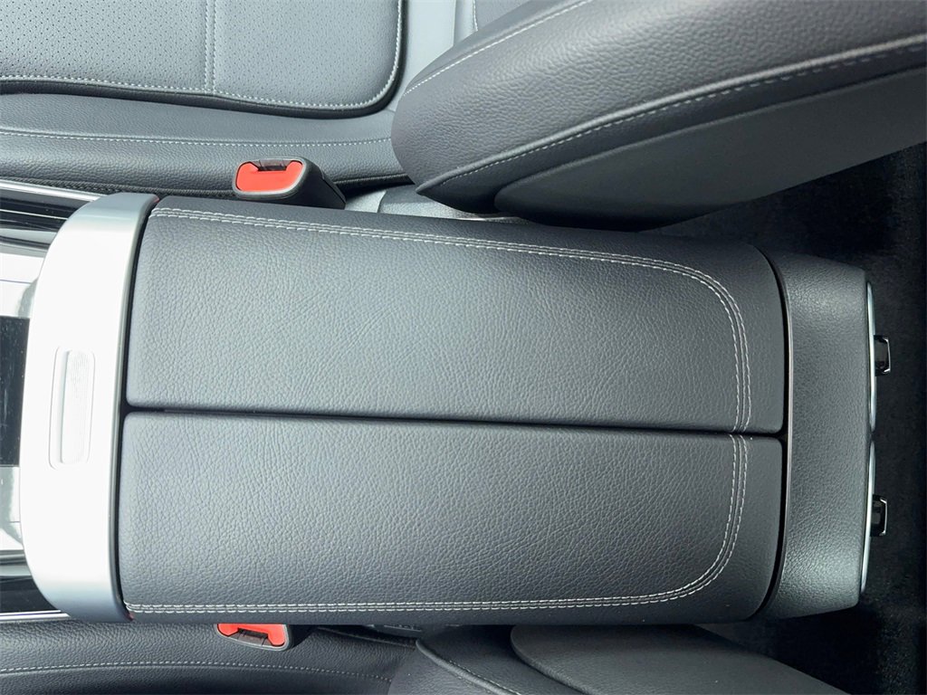 Used 2025 Mercedes-Benz C 300 Sedan image 34