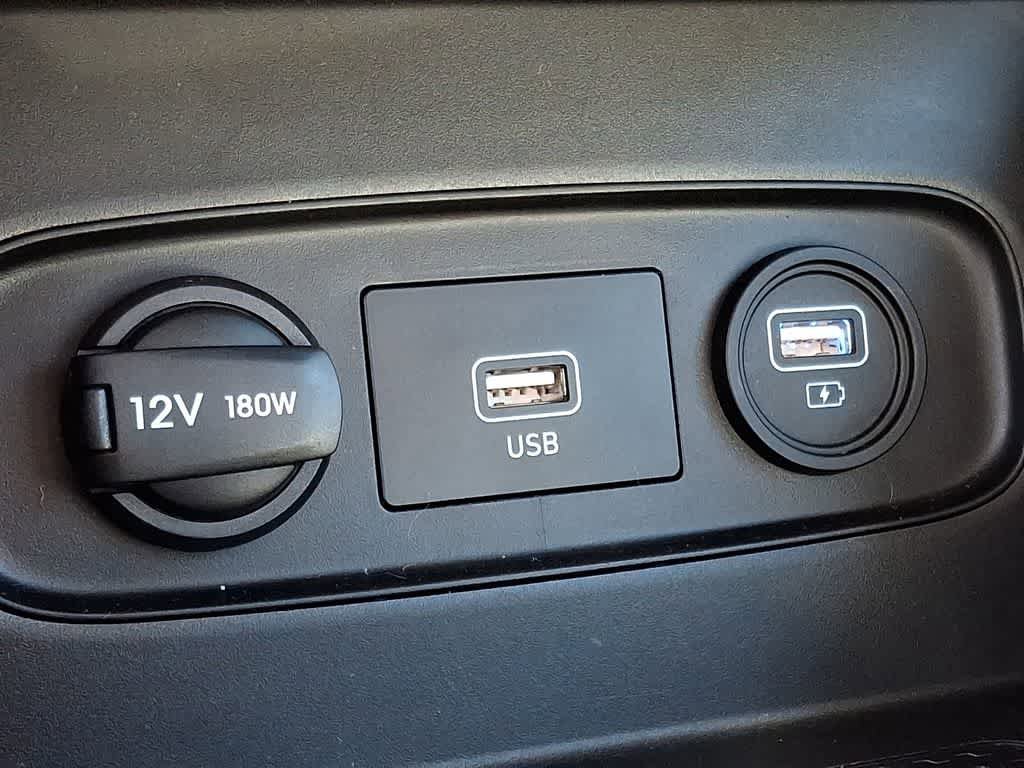 Used 2021 Hyundai Venue SEL FWD image 24