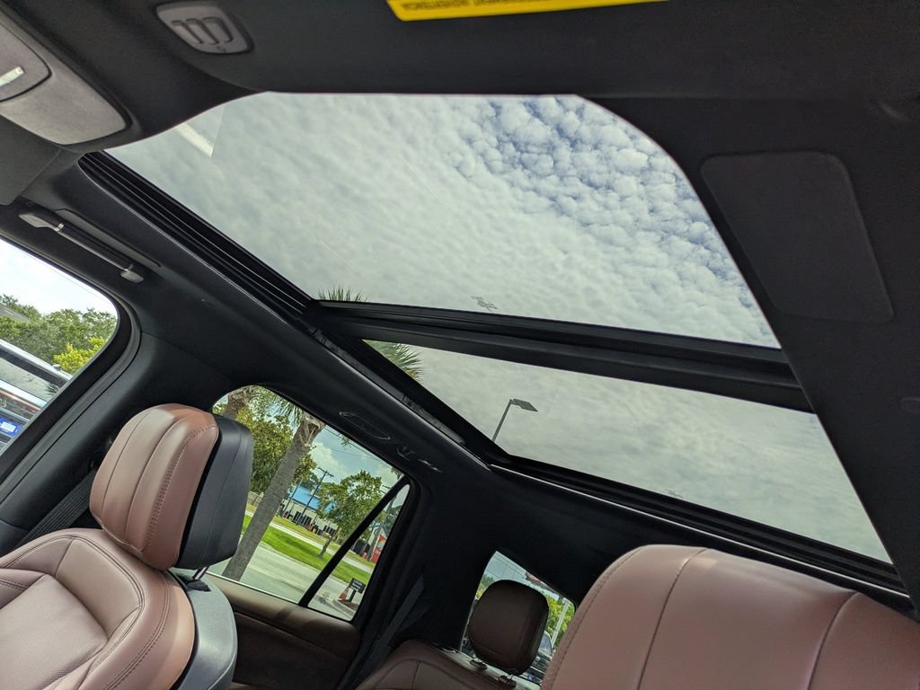 Used 2025 Lincoln Navigator Reserve AWD/4WD image 28